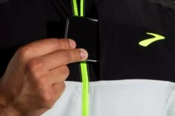 Brooks Men's Carbonite Vest - Icy Grey/Black/Nightlife (211358030) -Pro Runner Shop 211358 030 D2 Carbonite Vest