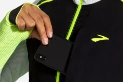 Brooks Women's Carbonite Vest - Icy Grey/Black/Nightlife (221498030) -Pro Runner Shop 221498 030 D4 Carbonite Vest