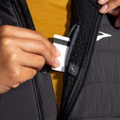 Brooks Women's Shield Hybrid Jacket - Black (221557001) 10 Brooks Women's Shield Hybrid Jacket - Black (221557001) -Pro Runner Shop 221557 001 D2 Shield Hybrid Jacket 2